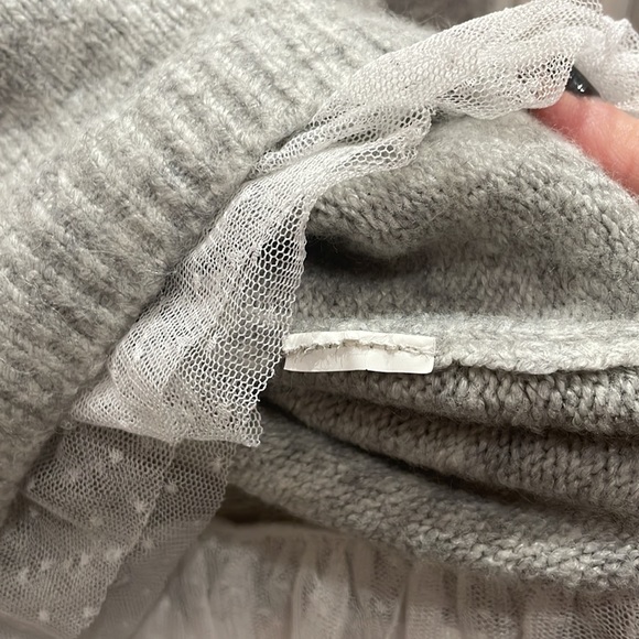 Zara sweater with lace ruffle - Picture 5 of 5